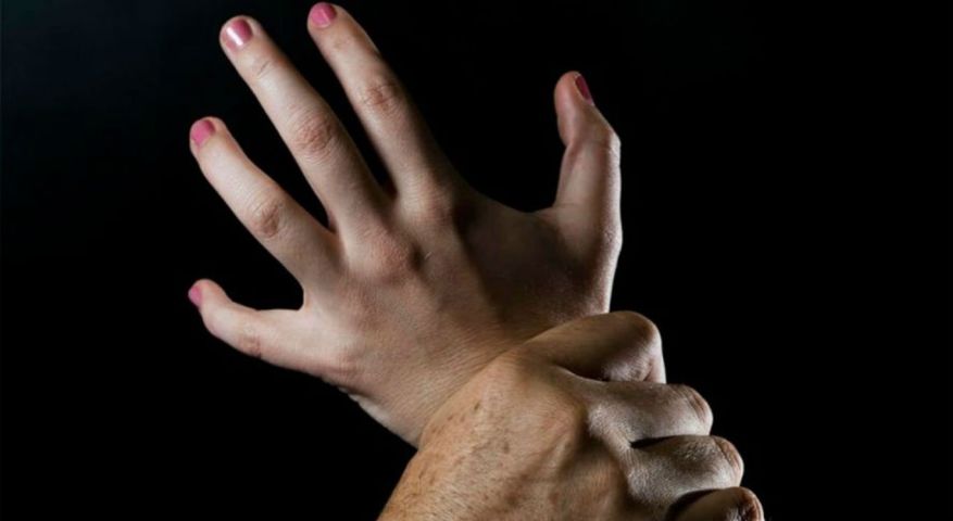 Mulher denuncia tentativa de estupro em pousada de Imbituba; suspeito fugiu