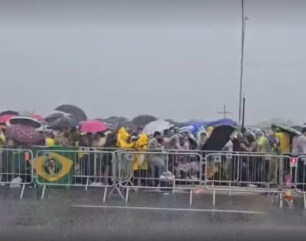 Vítimas hospitalizadas após raio cair em ato pró-Bolsonaro recebem alta