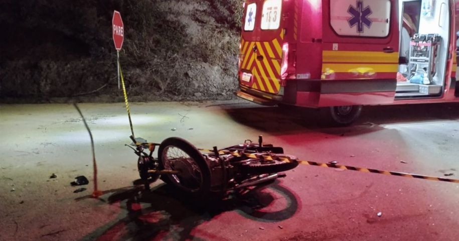 Adolescente de 17 anos morre após colisão entre moto e carro em Urussanga