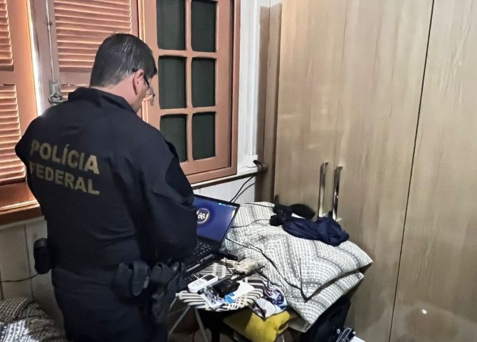 Polícia Federal prende homem em Criciúma suspeito de armazenar conteúdo de abuso sexual infantil