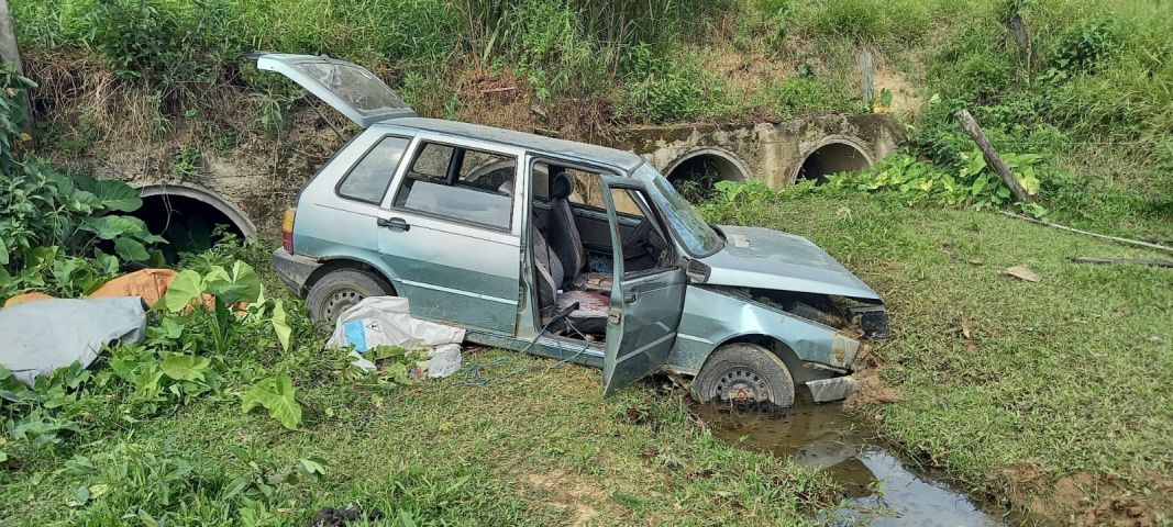 Saída de pista na SC-370 deixa três feridos em Gravatal