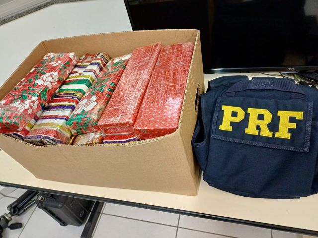 Homem é preso com 20 kg de maconha na BR-101 em Tubarão