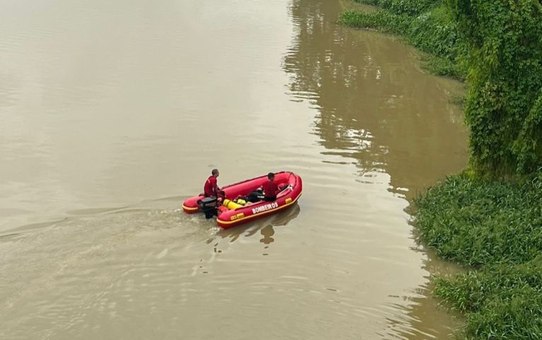 Bombeiros realizam buscas por homem que teria caído no Rio Tubarão