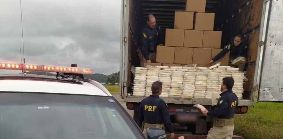 Operação mira responsáveis por 1,3 tonelada de cocaína, a maior apreensão da história de SC
