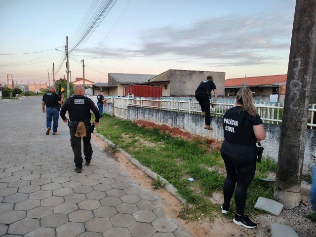 Polícia Civil de Jaguaruna prende mulher em flagrante pelo crime de tráfico de drogas em Balneário Rincão