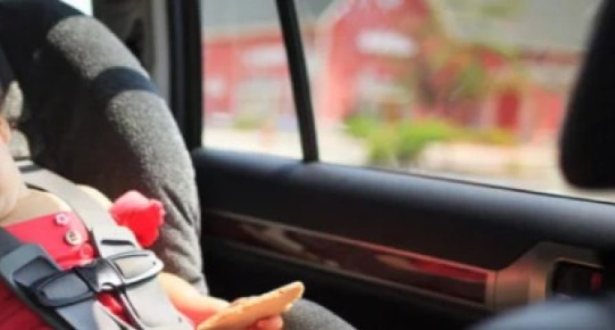 Em SC: criança de 5 anos é internada em estado grave após ser esquecida dentro de carro no sol em Jaraguá do Sul