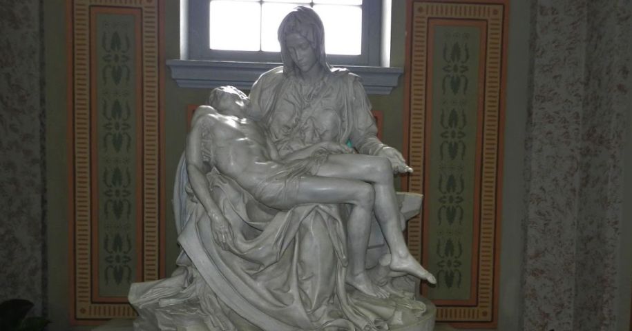 Urussanga tem réplica oficial de escultura de La Pietà de Michelangelo