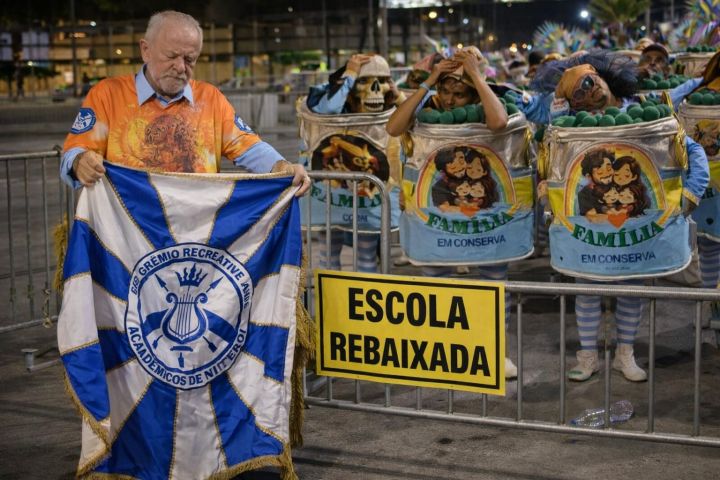 Escola de samba que homenageou Lula e satirizou a família brasileira é rebaixada
