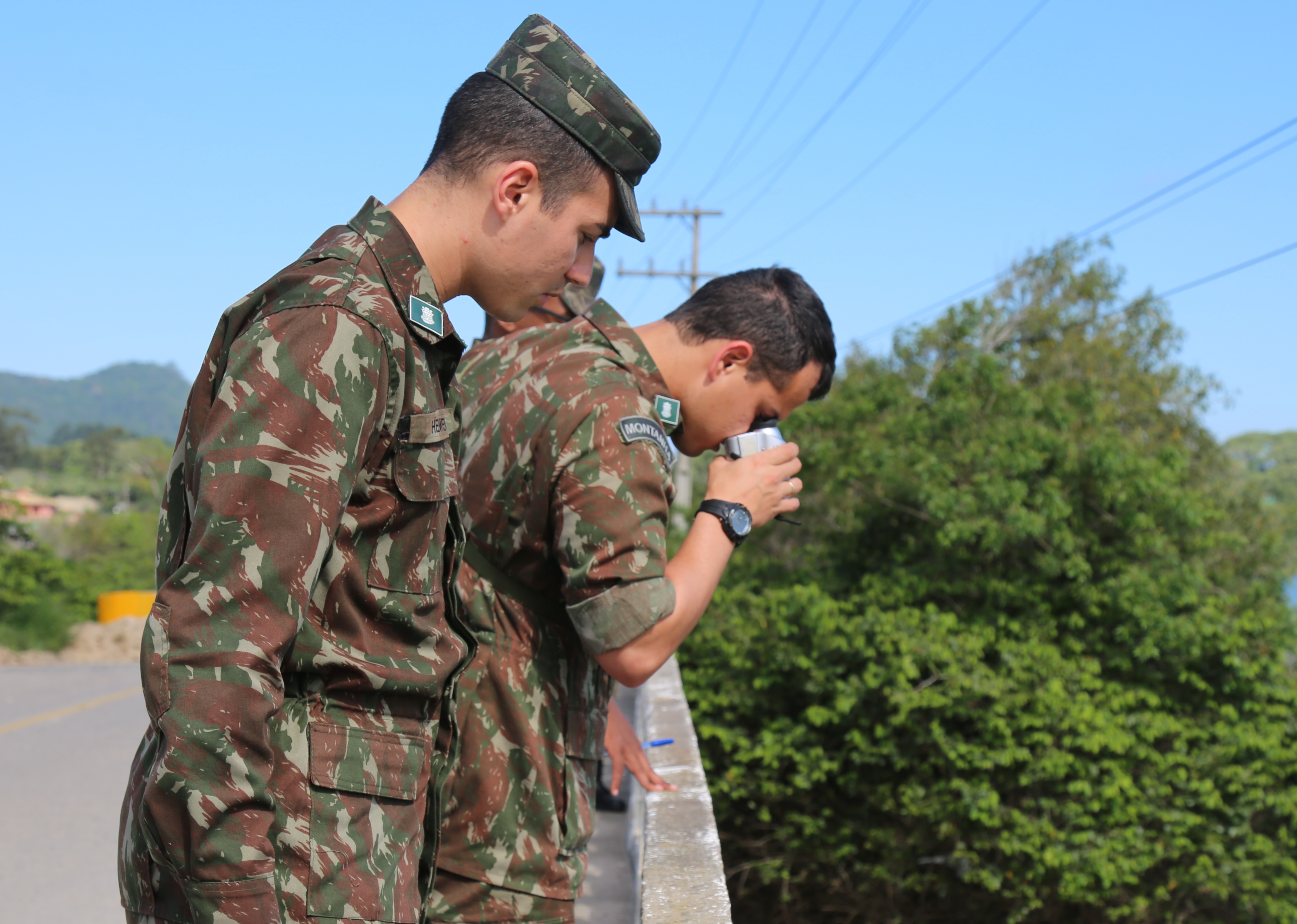 Ponte interditada em Imbituba é vistoriada por equipe do Exército