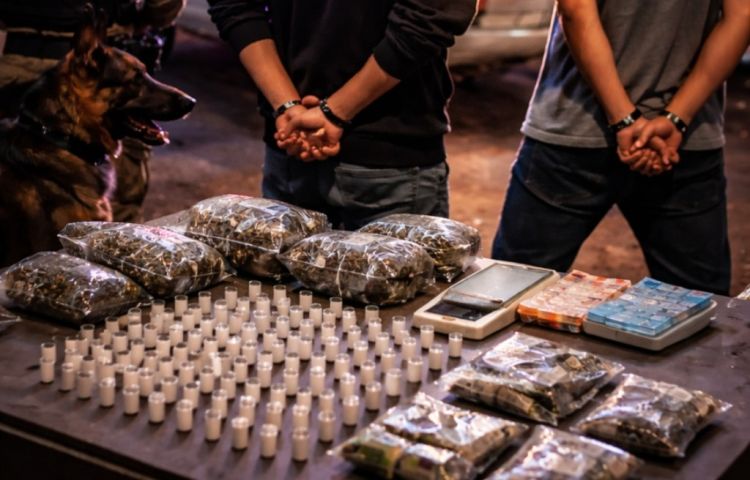 Adolescente é apreendido com mais de 170 pinos de cocaína em Tubarão