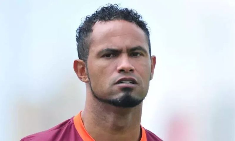 Goleiro Bruno anuncia entrada na política após cumprir pena por morte de Eliza Samúdio