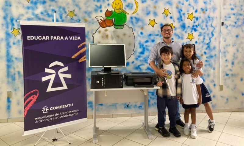 Colunista do HC Matheuzinho Ximbica doa computador e impressora para a COMBEMTU