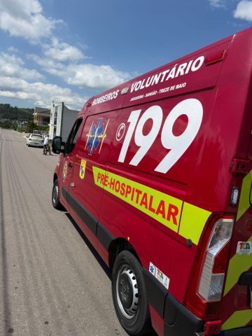 Jovem fica ferida em acidente de trânsito no Centro de Treze de Maio