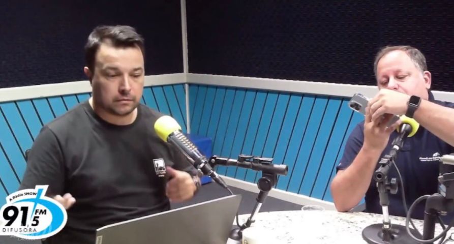 (VÍDEO) Nilton Veronesi pede demissão ao vivo da Rádio Difusora de Laguna
