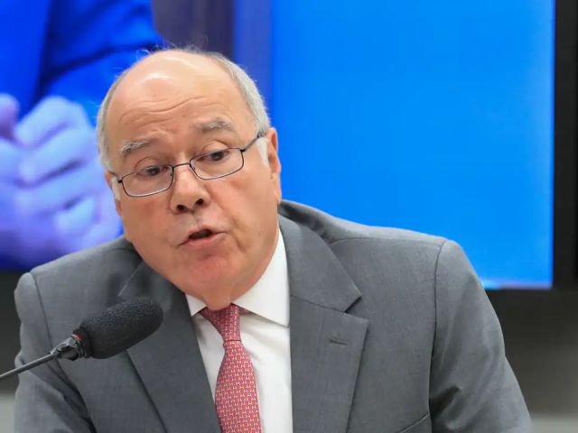 Temendo intervenção militar americana no Brasil, Mauro Vieira tenta barrar que EUA classifiquem facções brasileiras como terroristas