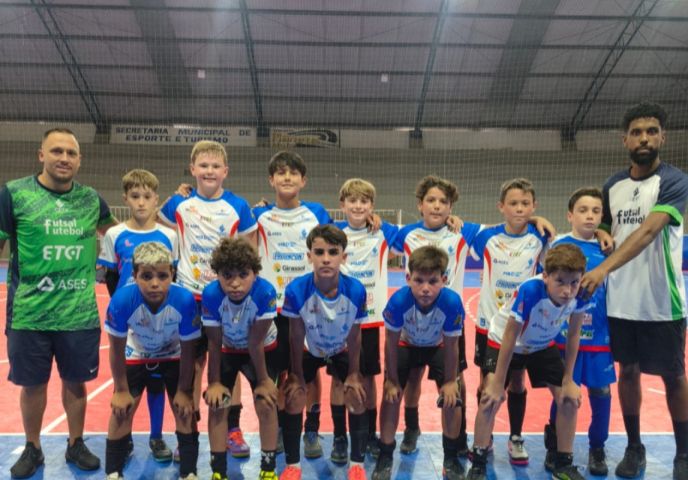 CEFF de Tubarão disputa Estadual de Futsal de Base e representa a Amurel em duas categorias