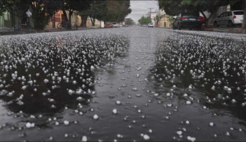 SC e mais 3 estados entram em alerta de perigo para tempestade e granizo