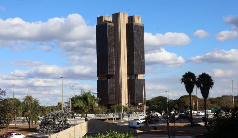 Copom reduz taxa básica de juros de 15% para 14,75% ao ano