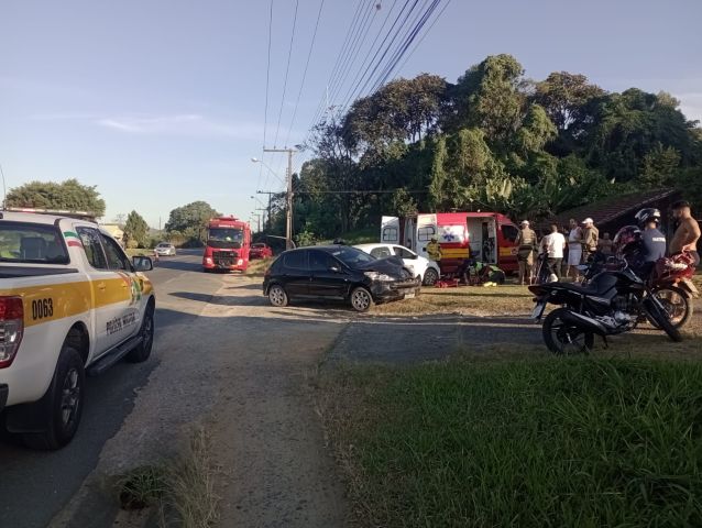 Colisão entre dois carros deixa feridos em Gravatal