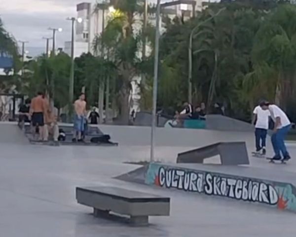 (Vídeo) Pista de skate é liberada após reformas em Tubarão