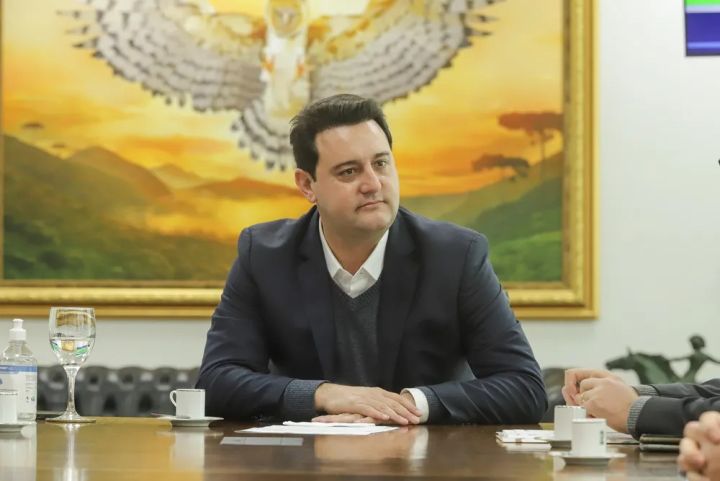 Ratinho Junior desiste de pré-candidatura à presidência