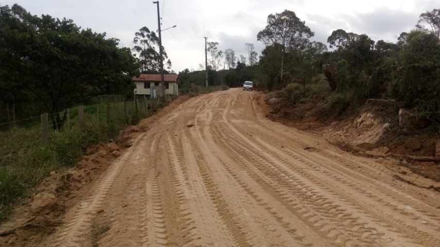 Tubarão inicia obra na Estrada Geral da Barra do Norte