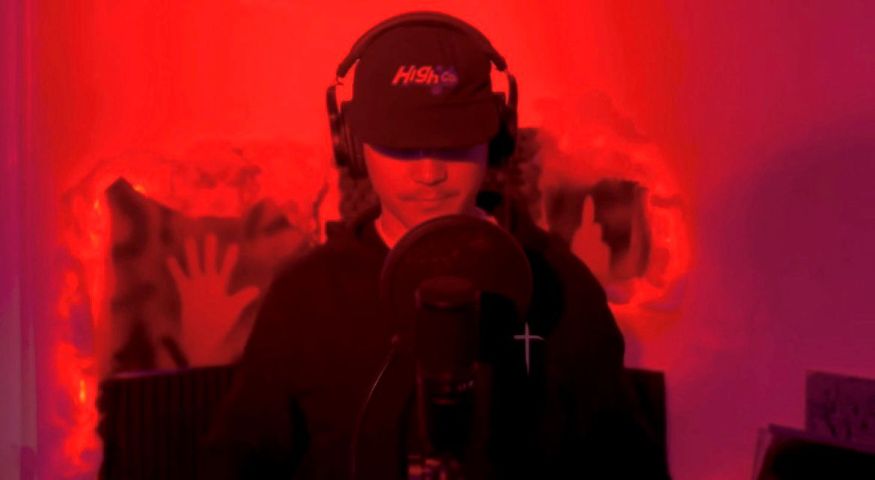 Jovem de Tubarão ganha destaque no trap gospel e lança música polêmica sobre hipocrisia na igreja