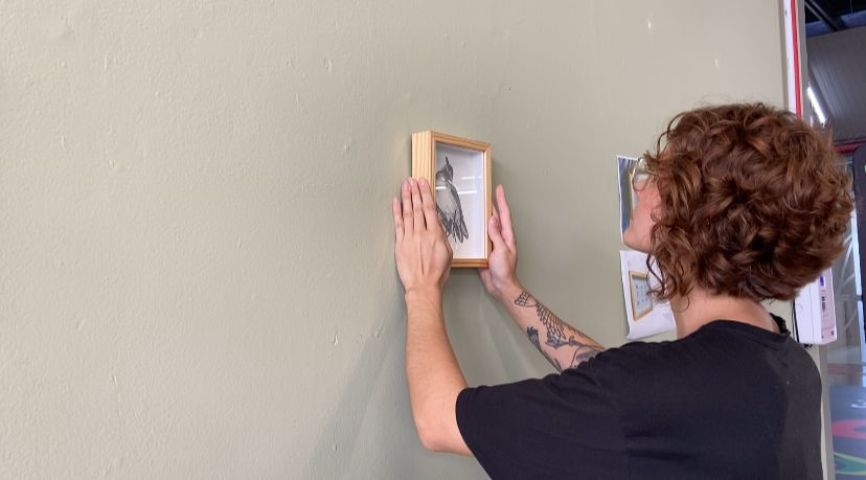 Artista tubaronense Elisa Corrêa promove exposição em Criciúma