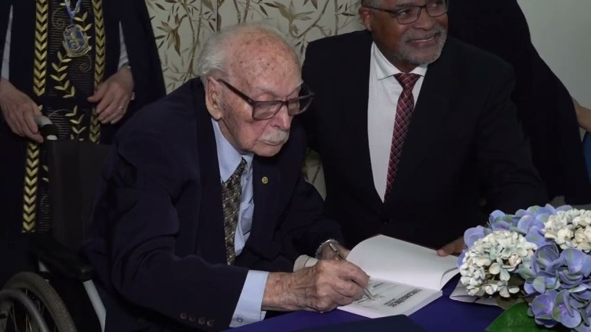 (Vídeo) Aos 104 anos, Lindomar Tournier entra para o Guinness como o escritor mais longevo do mundo