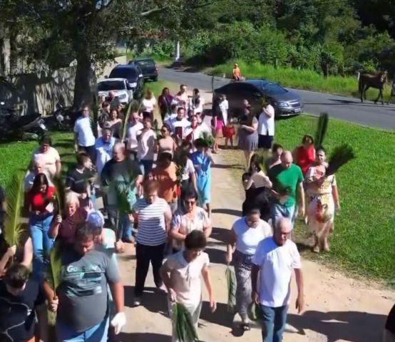 (Vídeo) 'Domingo de Ramos' reúne fiéis em celebrações em Tubarão e região