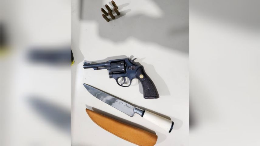 Polícia Militar prende homem por porte ilegal de arma de fogo, ameaça e resistência em Pedras Grandes