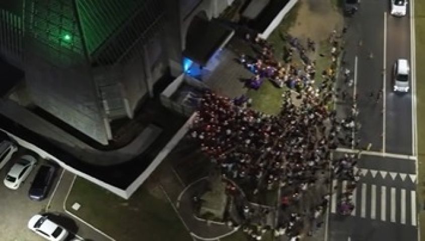 Imagens aéreas mostram movimentação de pessoas no Santuário durante a Procissão do Encontro