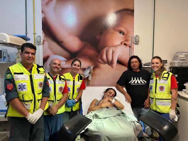 Bombeiros auxiliam mulher em trabalho de parto em Braço do Norte