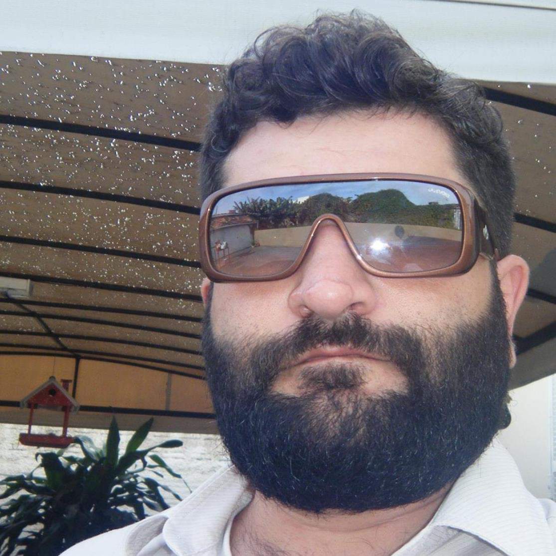 Homem de 36 anos é baleado em Tubarão; vítima estava dentro de casa