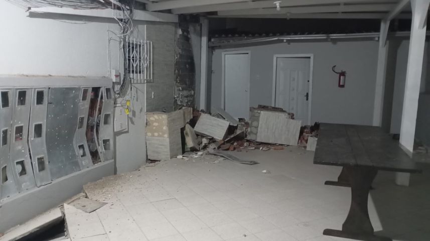 Em SC: Edifício sofre abalo na estrutura e moradores são evacuados em Itajaí