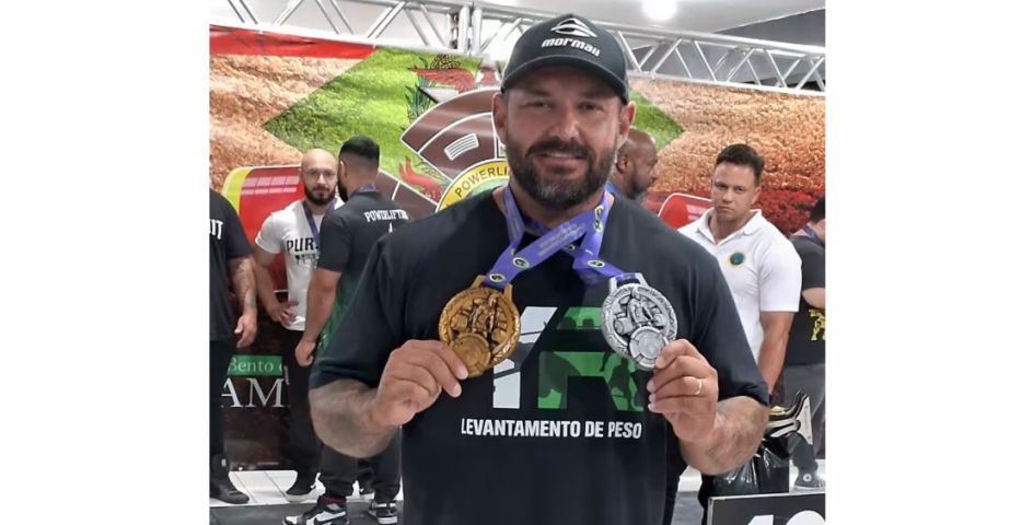 Atleta lagunense Yuri Rafael é campeão no agachamento e vice no powerlifting em estadual em São Bento do Sul