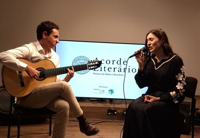 (Vídeo) 'Acorde Literário' lota sede da Orquestra Santa Teresinha no bairro Passagem, em Tubarão