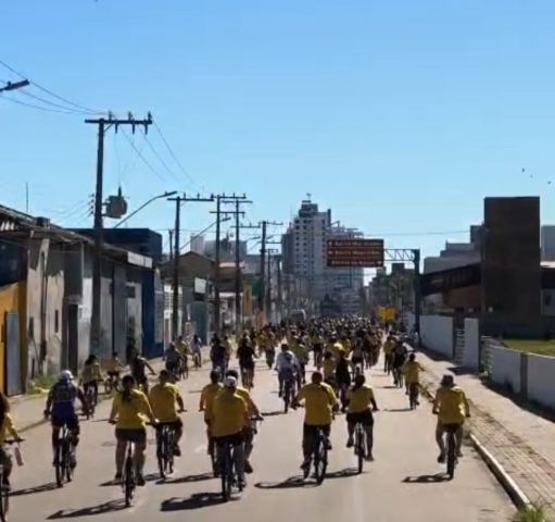 Passeio ciclístico reúne cerca de 550 participantes em Laguna
