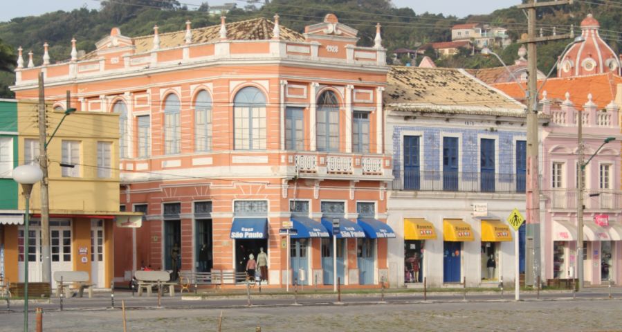 Homem tem veículo furtado ao deixá-lo estacionado no Centro Histórico, em Laguna