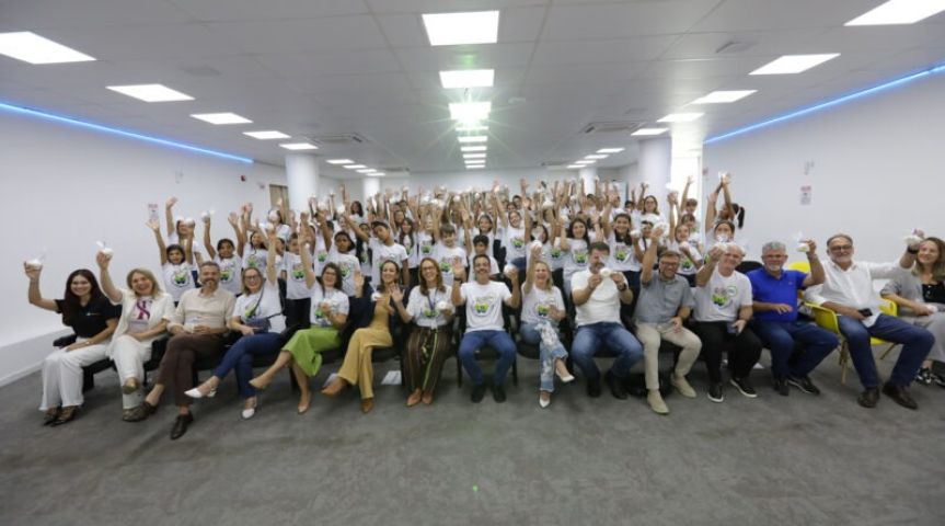 Dinheiro na ponta do lápis desde cedo: Programa Din Din cresce e amplia educação financeira nas escolas