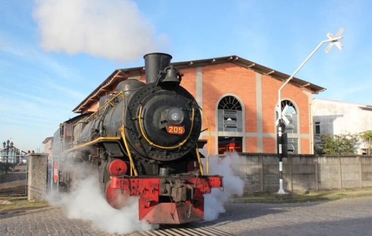 Museu Ferroviário de Tubarão abre nova data para passeio de maria-fumaça com desconto