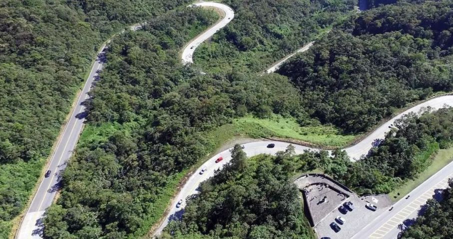 Concreto ganha espaço e substitui asfalto em trechos de serra em Santa Catarina