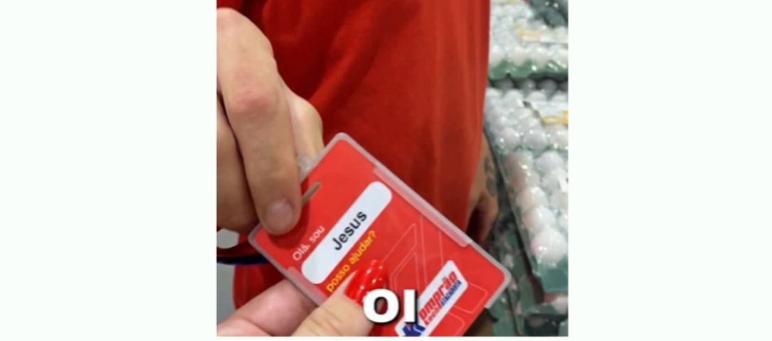 (Vídeo) Vídeo em atacado de Tubarão viraliza após jovem descobrir nome inusitado de funcionário