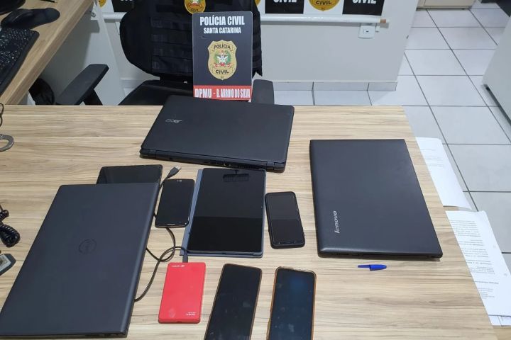 Homem acusado de armazenar conteúdo de abuso sexual infantojuvenil é preso no Balneário Arroio do Silva