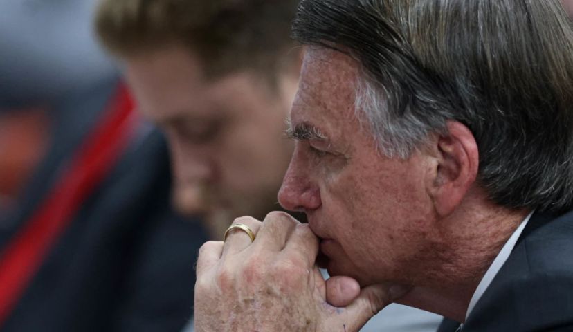 Novo julgamento de Bolsonaro: STF define 20 de maio para analisar bloqueio nas redes