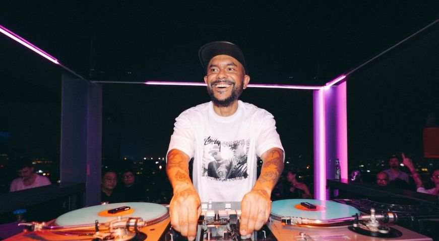 Um dos maiores DJs do mundo faz show gratuito nesta quarta (6) em Tubarão