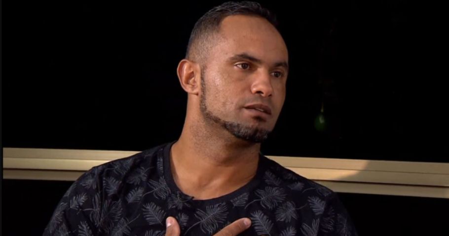 Goleiro Bruno se entrega à polícia no RJ após 2 meses foragido