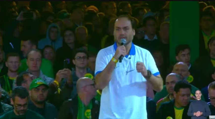 Carlos Bolsonaro é lançado pré-candidato ao Senado por Santa Catarina em evento do PL