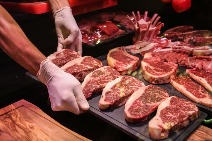 Diferença no preço das carnes chega a R$60,90 nos supermercados de Tubarão