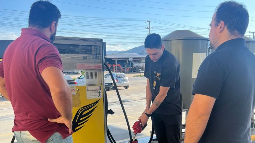 Fiscalização do Procon confirma regularidade nas amostras de gasolina comum e aditivada dos postos de combustíveis de Tubarão
